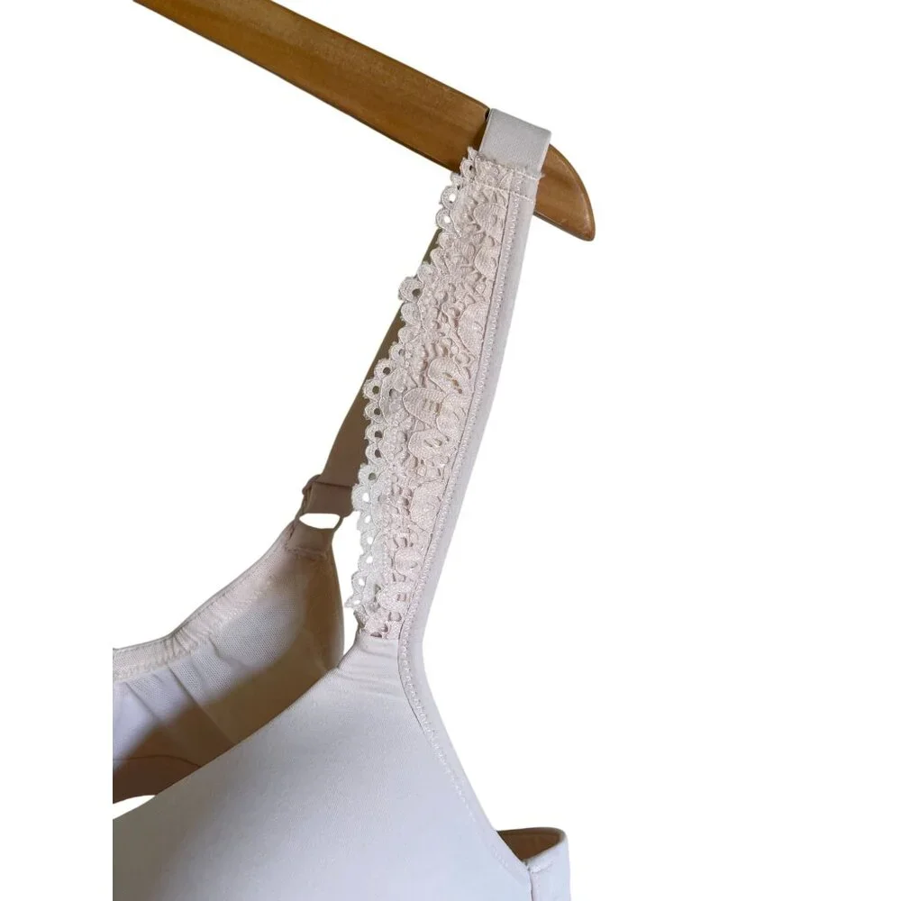 BREEZIES 42C Luxe Lace Cream Ivory Lace Trim Bra Wire Free T-Shirt Soft Shell A2